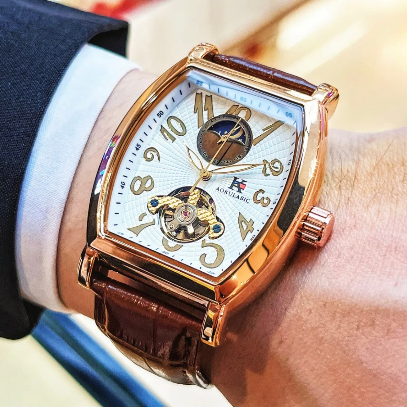 Luxury Business Barrel-Shaped  – Luxury Watch Europe recenzja i cena